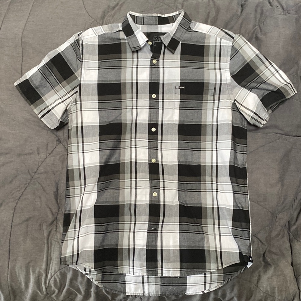 Hurley short sleeve button up men’s shirt